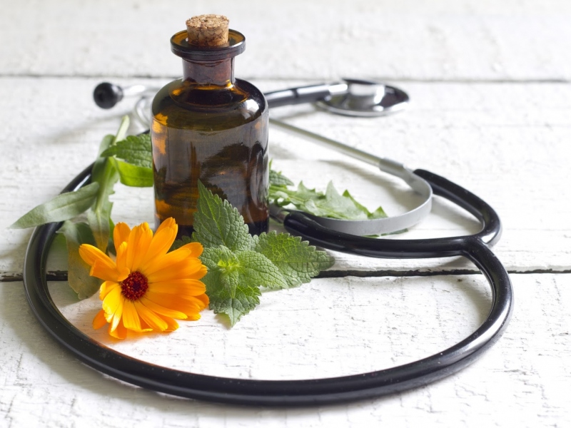 Medicina tradizionale e olistica: tu, da che parte stai?